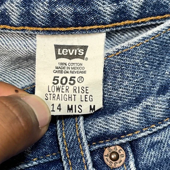 Vintage Levi's‎ 505 Women's 31x32 Jeans Lower Rise Straight Leg Blue Denim 00s - Picture 3 of 10